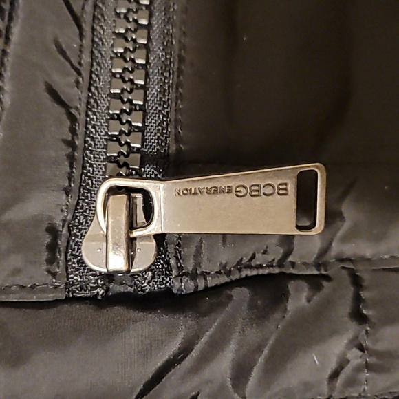 BCBG hooded puffer winter coat, with super soft sherpa style material inside. - Picture 7 of 14